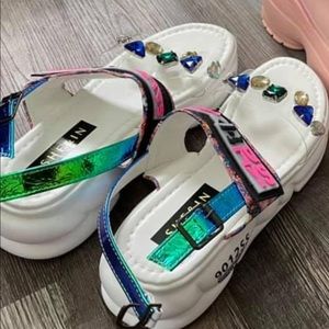 SIZE 9 HOLOGRAPHIC SANDALS NEVER WORN